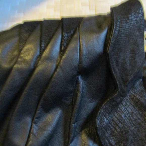 Vintage Retro 1980's Woman's Black Leather Jacket Size Small Y2K! - Picture 2 of 5